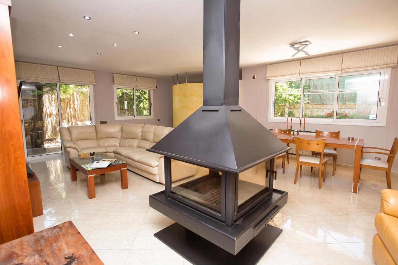 Alojamiento Villa Moles ซาลอว์ ภายนอก รูปภาพ